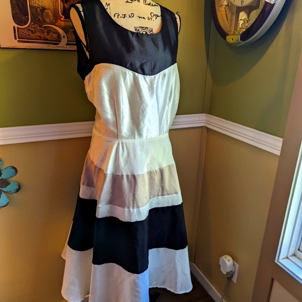 EY signature dress